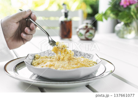 mac and cheese classic australian food on white table in australia restaurant mac and cheese classic australian food on white table in australia restaurant 137661077