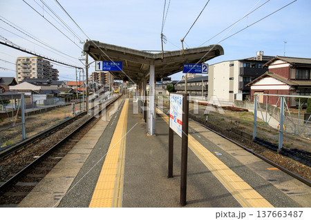 西日本鉄道　貝塚線　唐の原駅（構内） 137663487