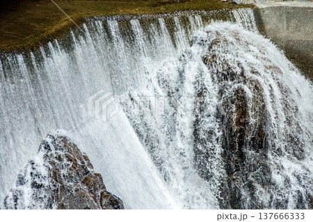 長篠堰堤の余水吐（愛知県新城市） 137666333