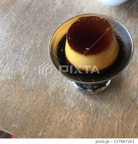 レトロな喫茶店のプリン レトロな喫茶店のプリン 137667261