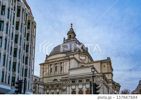 ロンドン中央刑事法院オールドベイリーの建物 137667884