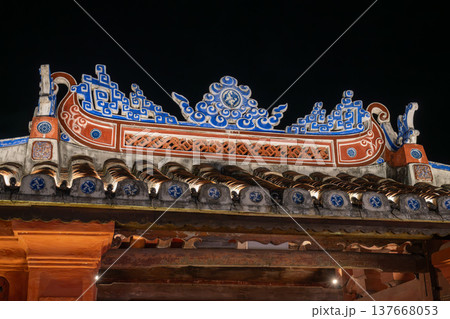 夜の来遠橋(日本橋), ホイアン, ベトナム 夜の来遠橋(日本橋), ホイアン, ベトナム 137668053