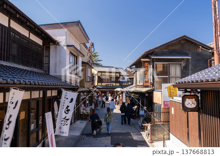 《埼玉県》川越・菓子屋横丁の街並み 137668813