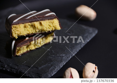 ドバイチョコレート 137670336