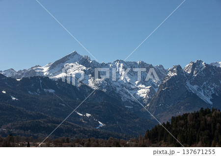 Alpine mountain landscape with snowy peaks above Garmisch-Partenkirchen, Bavaria, Germany Alpine mountain landscape with snowy peaks above Garmisch-Partenkirchen, Bavaria, Germany 137671255