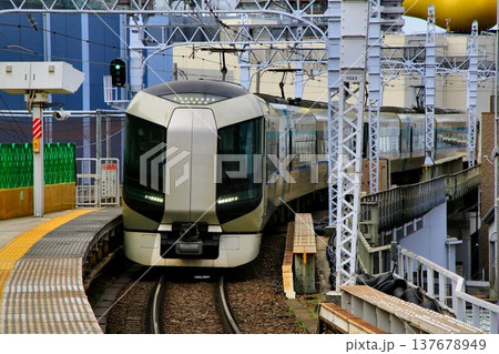 広大な関東平野を縦横無尽に走る…【特急リバティ】500系・とうきようスカイツリー駅(旧ホーム) 137678949