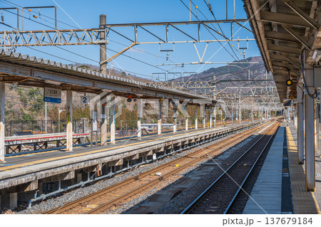 JR西日本北陸線近江塩津駅　滋賀県長浜市 137679184
