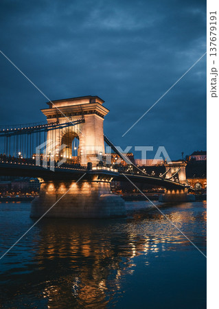 Illuminated Chain Bridge Over Danube Illuminated Chain Bridge Over Danube 137679191
