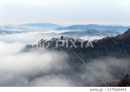 冬の雲海と備中松山城（天空の山城）25414 137680443