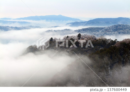 冬の雲海と備中松山城（天空の山城）25423 137680449