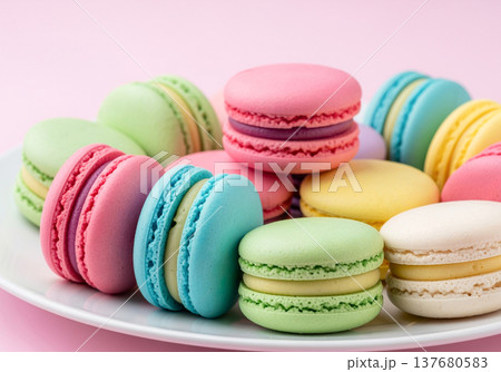 マカロン 137680583
