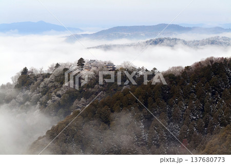 冬の雲海と備中松山城(天空の山城)25219 冬の雲海と備中松山城(天空の山城)25219 137680773