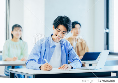 大学生 授業 大学生 授業 137680866