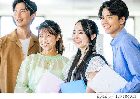 大学生 男女 大学生 男女 137680913