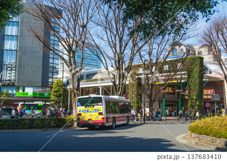 武蔵野市の都市風景　武蔵境駅南口 137683410