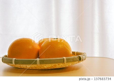 みずみずしいはっさく 137683734