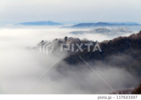 冬の雲海と備中松山城（天空の山城）25132 137683897