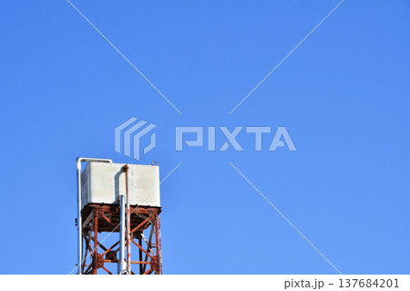 屋上の受水槽_02 137684201