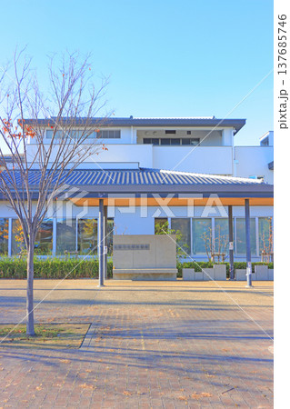 三重県松阪市、松阪図書館の風景 三重県松阪市、松阪図書館の風景 137685746
