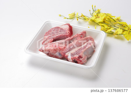 スペアリブ 137686577