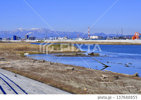 宮城県 仙台市 七北田川(ななきたがわ)河口から船形山・泉ヶ岳から七ツ森を望む 宮城県 仙台市 七北田川(ななきたがわ)河口から船形山・泉ヶ岳から七ツ森を望む 137688855