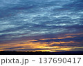 静かに燃える境界線 137690417