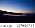 早朝の海 137690745