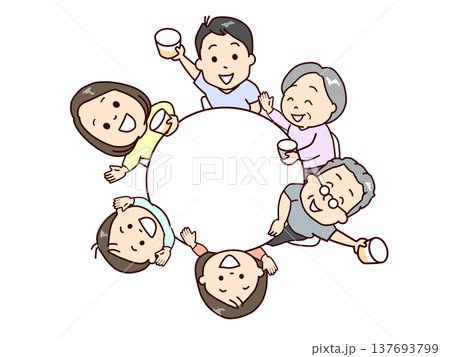家族団らん、会話を楽しむ仲良し家族 137693799
