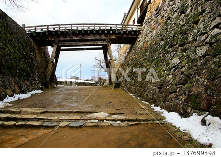 彦根八景・琵琶湖八景に選定される… 国宝『彦根城』の【天秤櫓と廊下橋】 彦根八景・琵琶湖八景に選定される… 国宝『彦根城』の【天秤櫓と廊下橋】 137699398