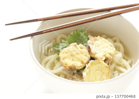 さつまいもの天ぷらうどん さつまいもの天ぷらうどん 137700468