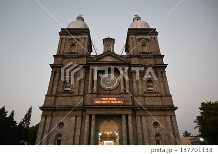 夕日に照らされるカテドラル2 137701138