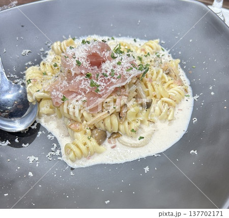 クリームパスタ クリームパスタ 137702171