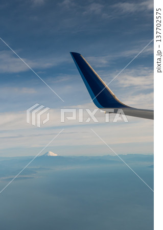 上空から眺める浜名湖と海がつながる今切口周辺の景観 上空から眺める浜名湖と海がつながる今切口周辺の景観 137702575