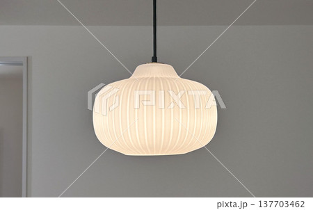 円形ガラスペンダントライト 137703462