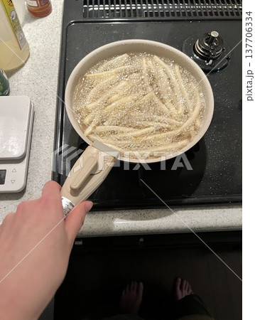 食器洗い物 137706334