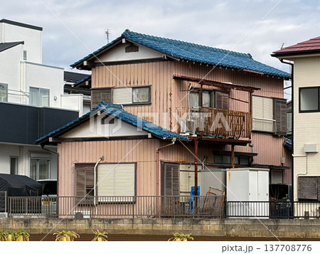 越屋根の住宅(切妻屋根) 137708776