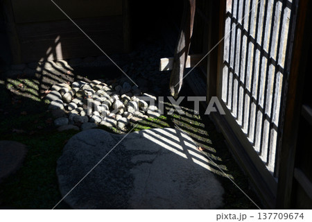 奈良町　にぎわいの家　格子戸　奈良市中新屋町 137709674