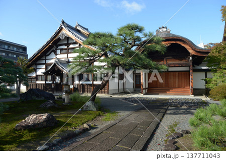 妙覚寺　庫裏と玄関　京都市上京区新町通鞍馬口下る 137711043