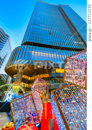 東京　千代田区 有楽町　東京ミッドタウン日比谷の夕景 137711538