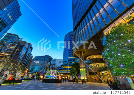 東京 千代田区 有楽町 東京ミッドタウン日比谷の夕景 東京 千代田区 有楽町 東京ミッドタウン日比谷の夕景 137711545