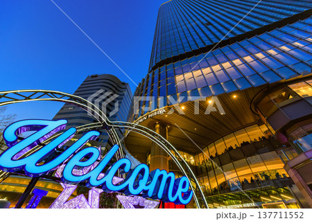 東京　千代田区 有楽町　東京ミッドタウン日比谷の夜景 137711552