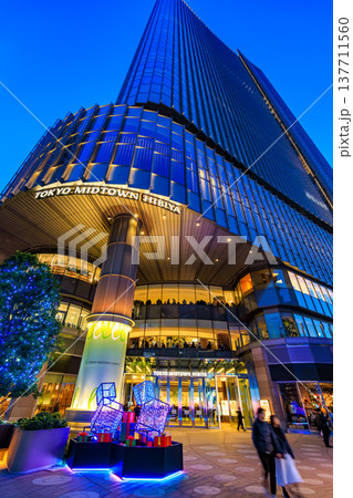 東京 千代田区 有楽町 東京ミッドタウン日比谷の夜景 東京 千代田区 有楽町 東京ミッドタウン日比谷の夜景 137711560