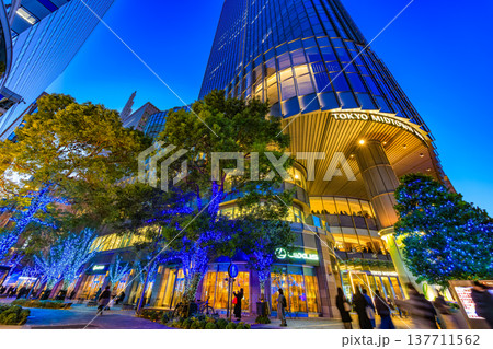 東京 千代田区 有楽町 東京ミッドタウン日比谷の夜景 東京 千代田区 有楽町 東京ミッドタウン日比谷の夜景 137711562