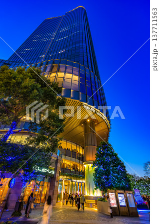 東京 千代田区 有楽町 東京ミッドタウン日比谷の夜景 東京 千代田区 有楽町 東京ミッドタウン日比谷の夜景 137711563