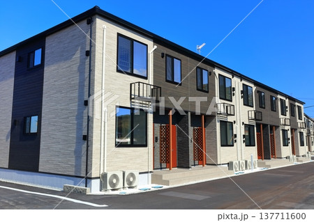 アパート・マンション・集合住宅・住宅のイメージ アパート・マンション・集合住宅・住宅のイメージ 137711600