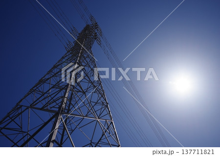 太陽と送電鉄塔《三重県 四日市市》 太陽と送電鉄塔《三重県 四日市市》 137711821
