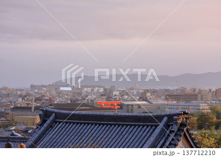 京都 くろ谷金戒光明寺の桜風景 京都 くろ谷金戒光明寺の桜風景 137712210