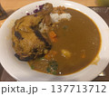フレンチ、レストランのチキンカレー 137713712