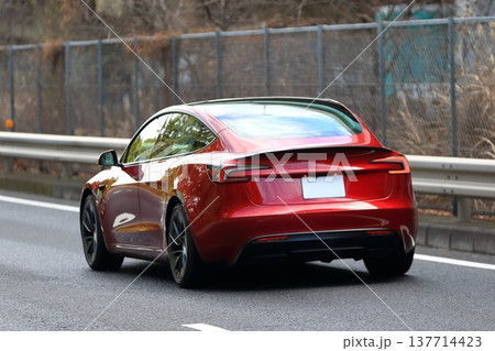 アメリカ製の電気自動車 アメリカ製の電気自動車 137714423