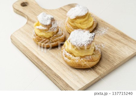 手作りシュークリーム　 137715240